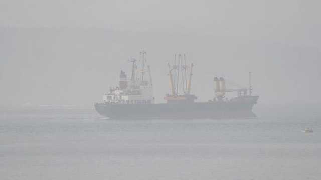 عاصفة ثلجية تتسبب في إغلاق مضيق الدردنيل التركي أمام السفن (شاهد)
