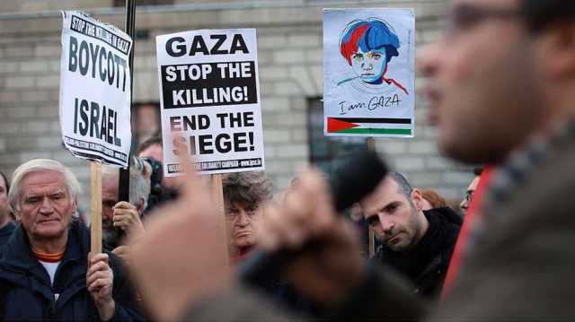 تظاهرة كبيرة في إيرلندا للمطالبة بوقف إطلاق النار في غزة (شاهد)