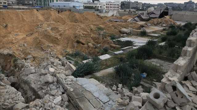 الاحتلال يواصل تدنيس المقابر في قطاع غزة.. شهادات جديدة