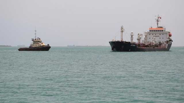 تقارير عن هجوم بطائرة على سفينة قبالة السواحل اليمنية