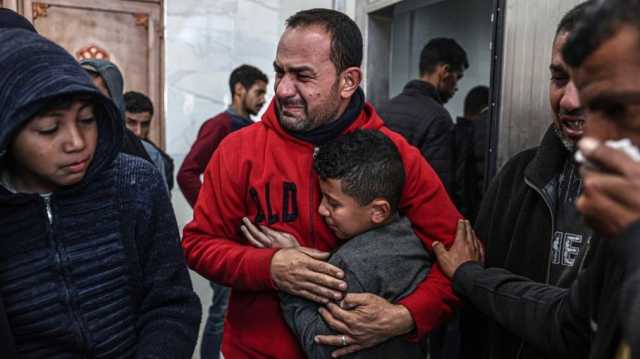 استشهدت عائلته بعد بحث عن خيمة.. هكذا نجا صبي من غارة على غزة