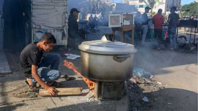 الكتب من مصدر للثقافة إلى وقود للطهي نتيجة العدوان على غزة