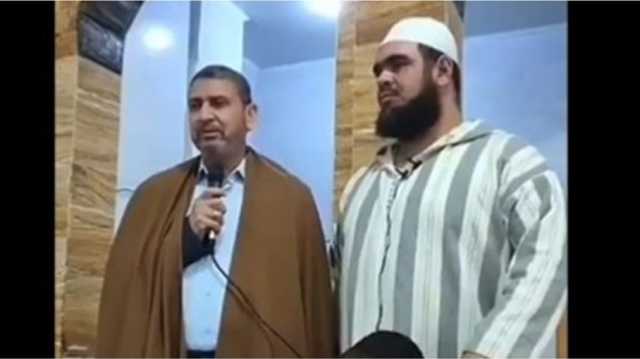 ماذا أهدى الإمام الجزائري صاحب فيديو القطة الملثم أبا عبيدة (شاهد)