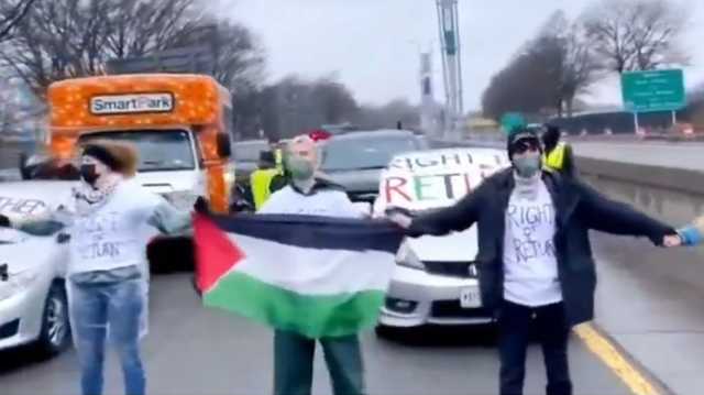 متظاهرون مؤيدون لفلسطين يغلقون طرقا مؤدية إلى مطارين أمريكيين (شاهد)