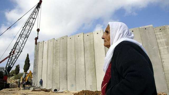 الاحتلال يخطط لاستكمال جدار الفصل في جبل الخليل.. مخاطر وأضرار كارثية