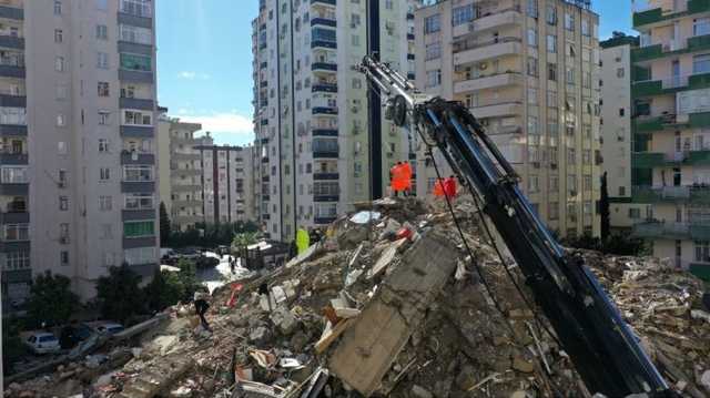 تركيا تباشر بمقاضاة متقاعسين في أعمال البناء عقب الزلزالين المدمرين