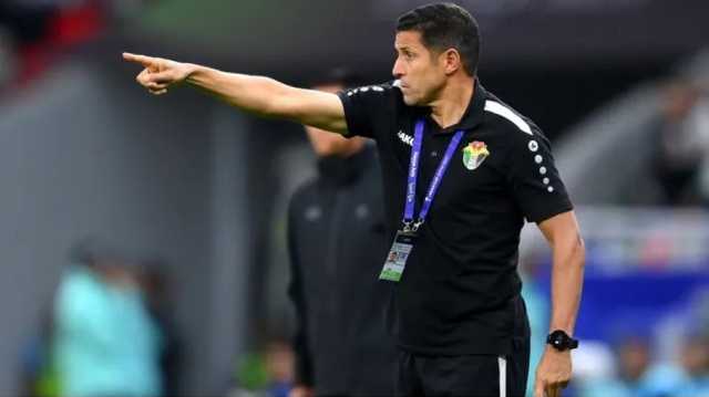 مدرب المنتخب الأردني يرفض التصريح باللغة الفرنسية (شاهد)