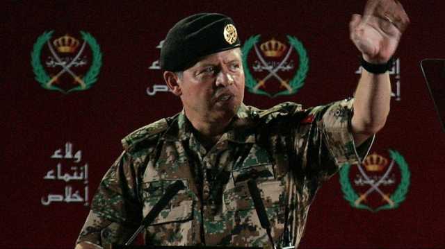 الأردن: الملك عبدالله شارك في إنزال جوي للمساعدات لقطاع غزة (شاهد)