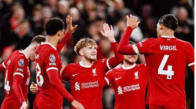 ليفربول يقلب الطاولة على لوتون تاون ويضرب برباعية