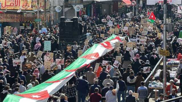 مظاهرة أردنية ضد خطة التهجير بالضفة الغربية المحتلة (شاهد)