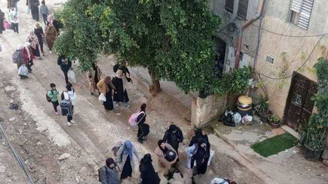 عشرات الآلاف من الفلسطينيين ينزحون من مخيمات اللاجئين في الضفة