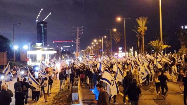 قطاعات حيوية تهدد نتنياهو بإضراب عام لإجباره على وقف التعديلات القضائية