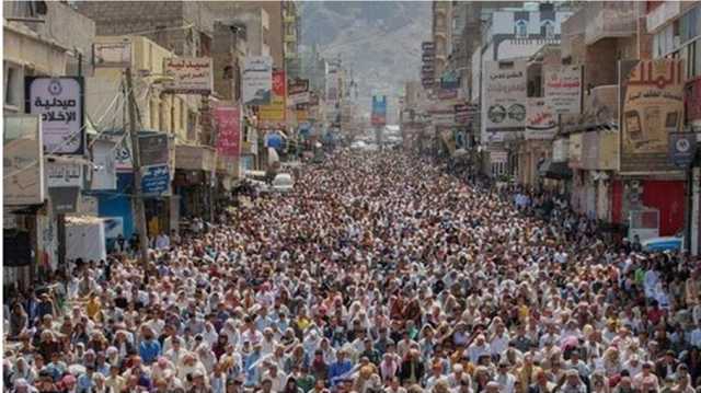 مئات آلاف اليمنيين يتظاهرون في صنعاء وتعز تضامنا مع غزة (شاهد)