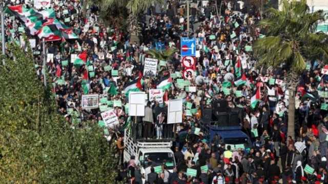 مئات الآلاف يتظاهرون.. دول عربية تنتفض دعما لغزة (شاهد)