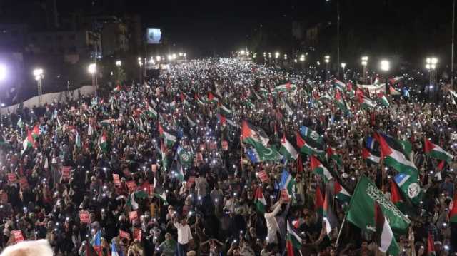مسيرات ضخمة في باكستان للمطالبة بوقف الحرب في غزة (شاهد)