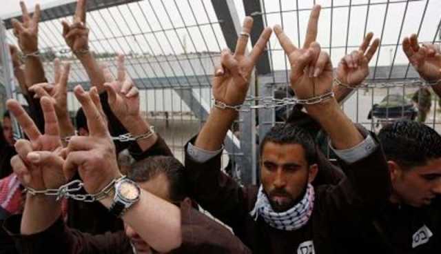 سي إن إن: قوات الإحتلال ستطلق غدا سراح 39 أسيرا فلسطينيا