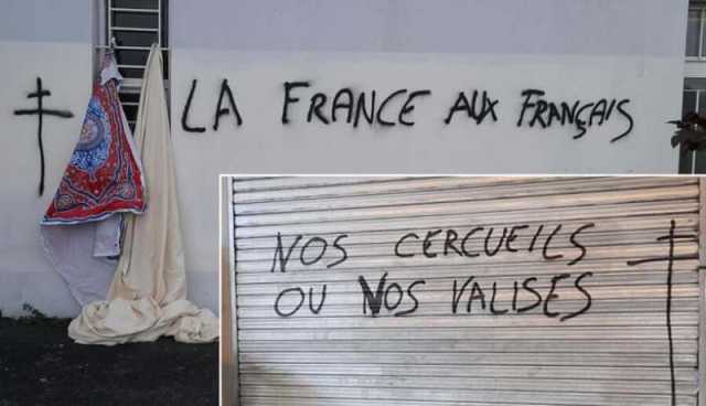 تشويه واجهة مسجد بعبارات عنصرية في فرنسا