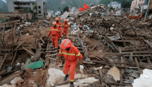 زلزال بقوة 6.2 يضرب الصين ويودي بحياة 118 شخصا