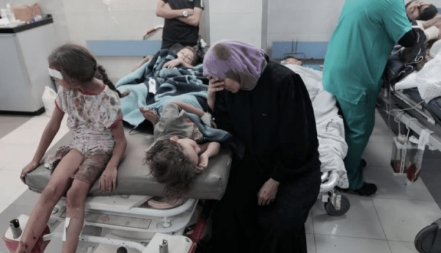 مدير الصحة العالمية: التقارير عن القصف العنيف بغزة “تثير الرعب”