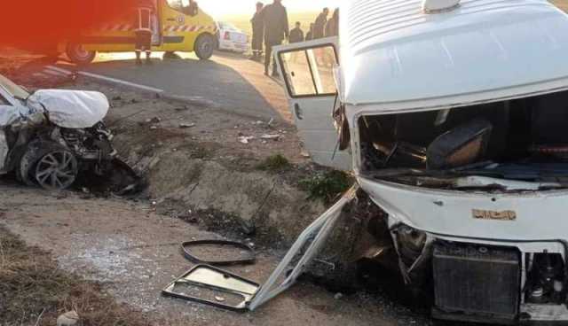 18 ضحية في اصطدام بين سيارة وحافلة بسوق أهراس