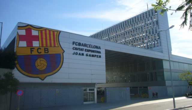 الحكومة الكاتالونية تمنع لاعبي برشلونة من الإستحمام