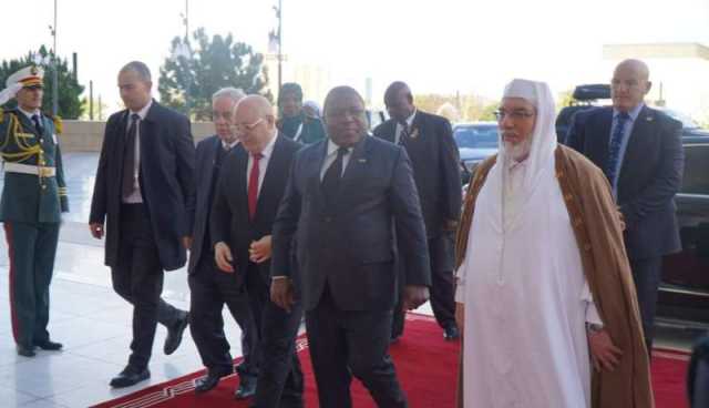 رئيس موزمبيق يزور جامع الجزائر