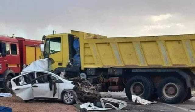وفاة 3 أشخاص في حادث إصطدام بين شاحنة وسيارة في بسكرة