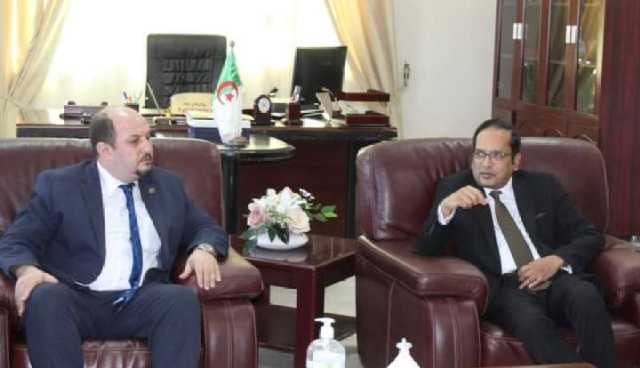 مدير جامعة الجزائر 3 يبحث مع سفير بنغلادش تعزيز التعاون في مجال التعليم العالي
