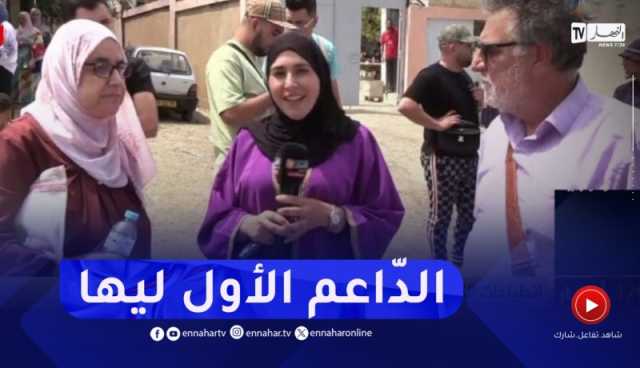 زوج يرافق زوجته الستينية في إمتحانات الباك..”إن شاء الله تديه ونحتافلو مع المولودية”