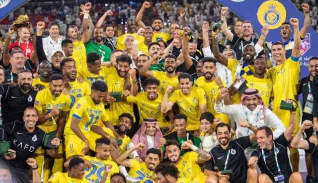 بالفيديو.. رونالدو يصنع الحدث في احتفالاته باللقب مع النصر