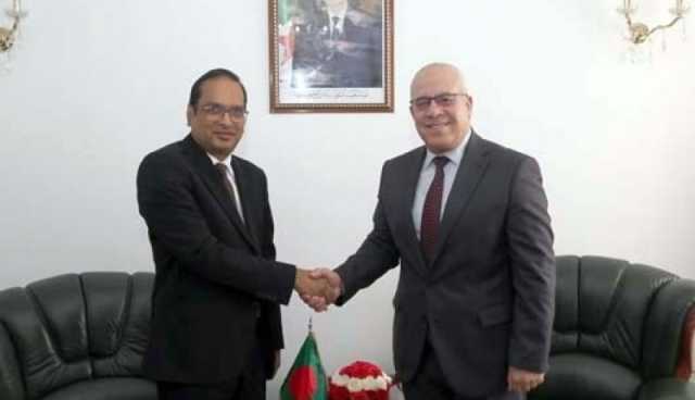 شرفة يتباحث مع سفير بنغلاديش تعزيز العلاقات في مجال النقل الجوي والبحري