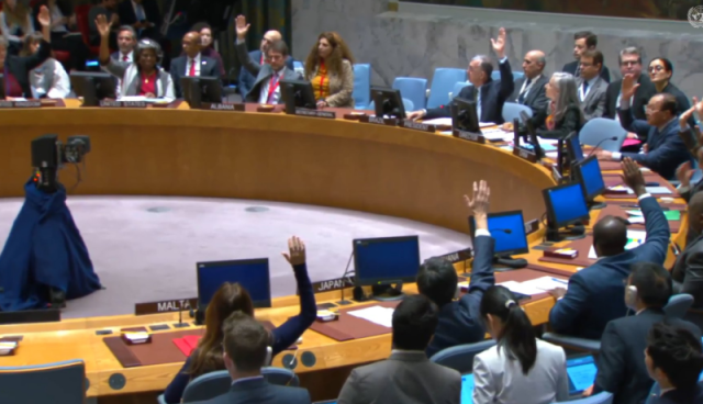 مجلس الأمن يمدد ولاية بعثة المينورسو في الصحراء الغربية عاما اضافيا