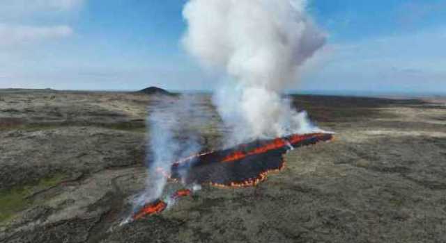 حمم بركانية.. فيديو يوثق ثوران بركاني في أيسلندا