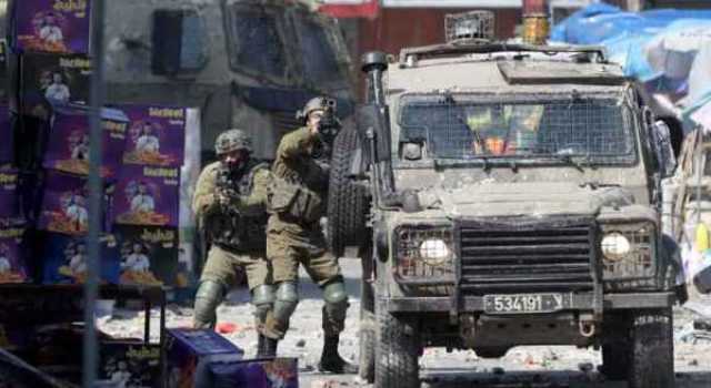 مراسل رؤيا: محاولة دعس لجنود الاحتلال وسط حوارة في نابلس