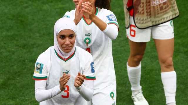 - نهيلة بنزينة أول لاعبة محجبة تشارك في كأس العالم للسيدات .. صور