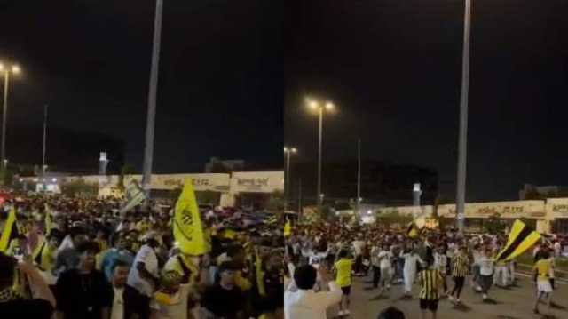 - جمهور الاتحاد يغلق أحد شوارع الحويه.. فيديو