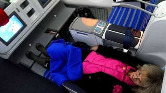 جلطة الساق خطر حقيقي أثناء السفر بالطائرة عالم المرأة