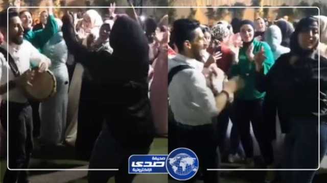 رقص فتاة بطريقة مُخجلة يحرج عروس مصرية في ليلة عمرها .. فيديو اخر خبر