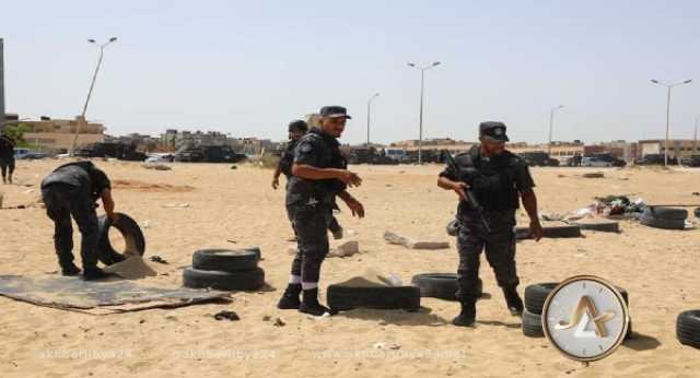 جنائي بنغازي يخلي شاطئ البحر في الصابري واللثامة بعد استغلاله بالمخالفة للقانون