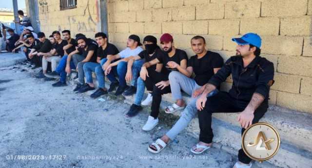 تحرير 21 مهاجرا سوريا كانوا محتجزين داخل أحد البيوت في وسط طبرق