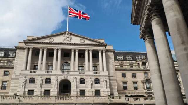 الاقتصاد بنك إنجلترا المركزي يرفع سعر الفائدة الرسمي لأعلى مستوى منذ خمسة عشر عاماً