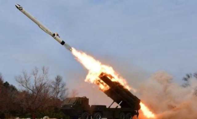 كوريا الشمالية تطلق صاروخا بعيد المدى قبيل اجتماع بين كوريا الجنوبية واليابان