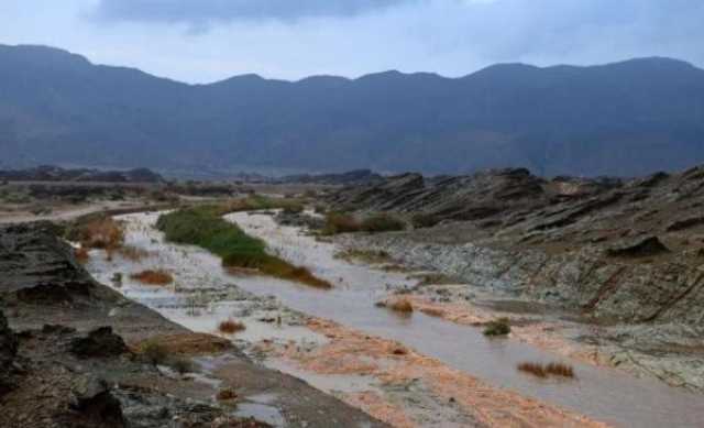 توقعات بأمطار رعدية على جبال الحجر مساء اليوم