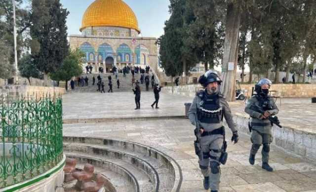 بحماية قوات الاحتلال.. مستوطنون إسرائيليون يقتحمون المسجد الأقصى