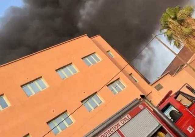 “كشـ24” تنقل تفاصيل خاصة حول حريق أجهز على شركة للإرساليات في المنطقة الصناعية بمراكش