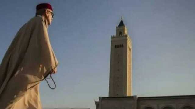 جدل واسع في تونس بعد رفض إمام تونسي رفع الآذان في مسجد يعمل فيه
