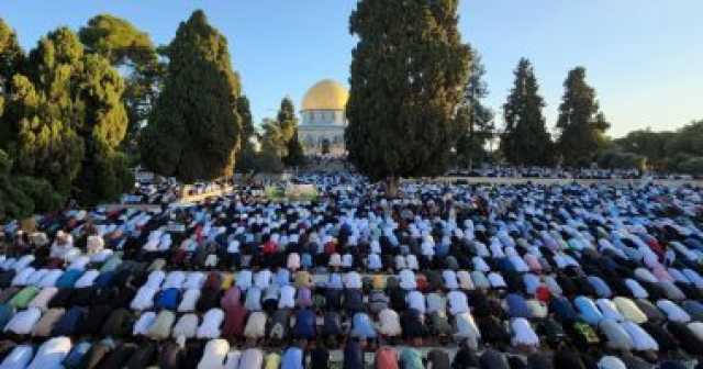 اليوم السابع : 45 ألف فلسطيني يؤدون صلاة الجمعة في رحاب المسجد الأقصى المبارك