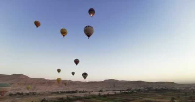 إلغاء تحليق رحلات البالون الطائر غرب الأقصر بسبب حالة الطقس