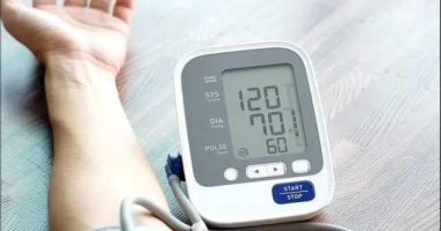 احذر.. 10 أشياء يمكن أن يفعلها ارتفاع ضغط الدم داخل جسمك صحة وطب
