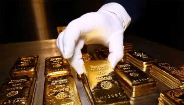 الذهب يرتفع مع تراجع الدولار وعائدات السندات